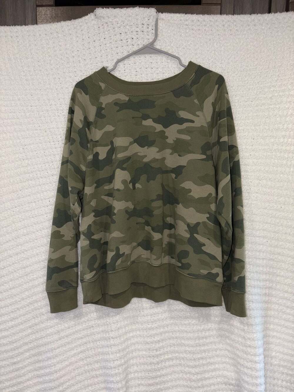 Old Navy Camouflage Sweatshirt Size XL Green Crewneck Pullover
